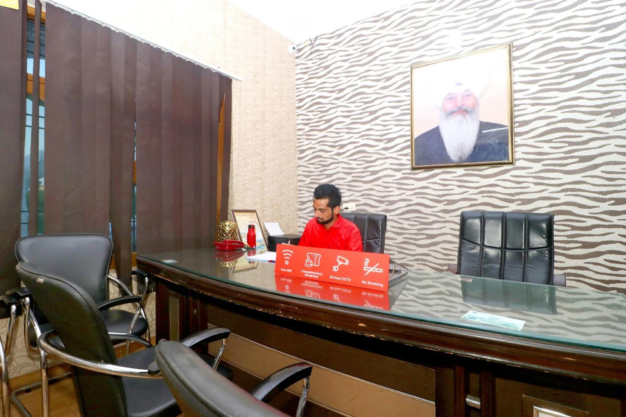 منتجع أو واي أو 36854 سانجام Shāhpur المظهر الخارجي الصورة